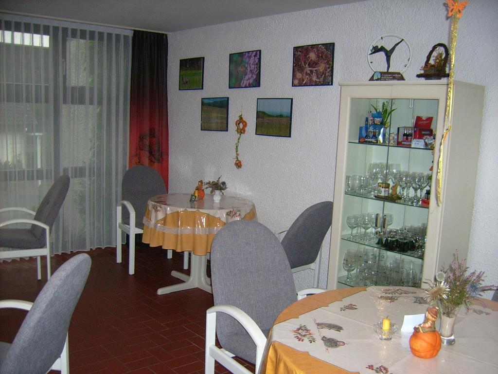 Gaestehaus Hochrhoenblick Schonau an der Brend Номер фото