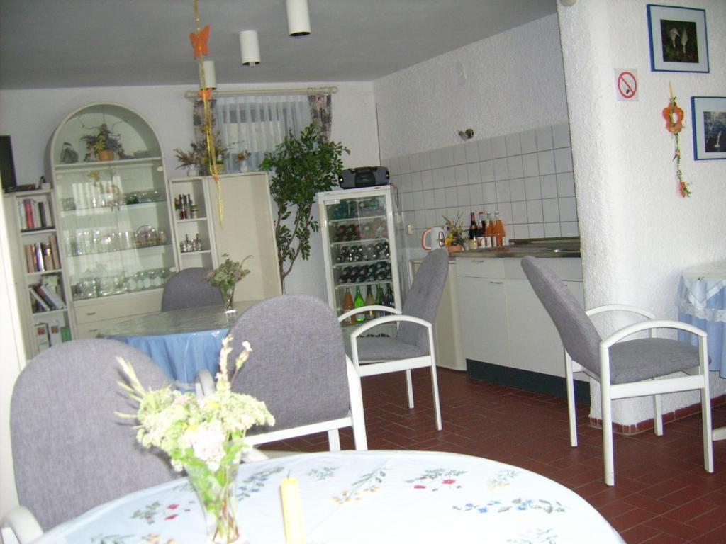 Gaestehaus Hochrhoenblick Schonau an der Brend Экстерьер фото