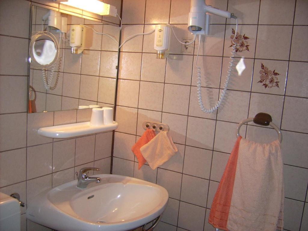 Gaestehaus Hochrhoenblick Schonau an der Brend Экстерьер фото