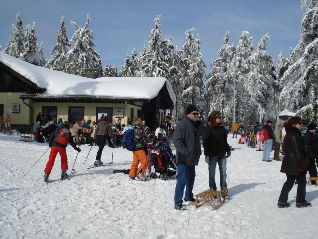 Gaestehaus Hochrhoenblick Schonau an der Brend Экстерьер фото